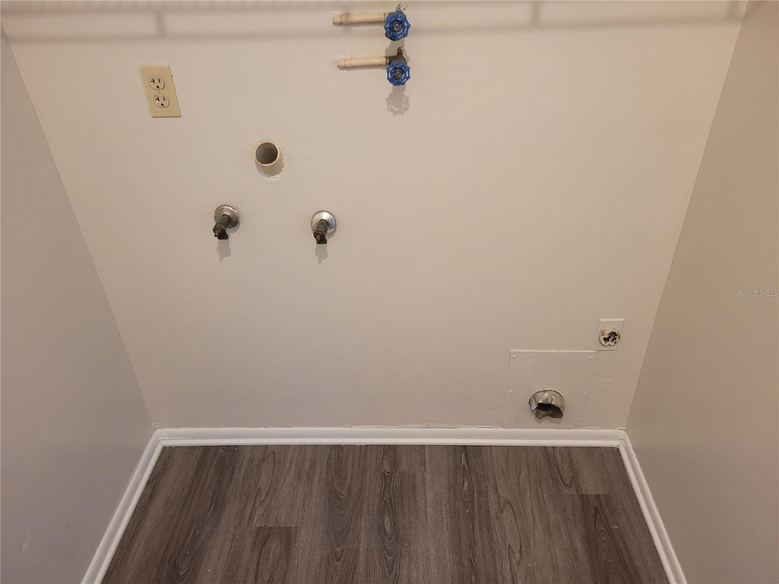 PHEASANT RUN AT ROSEMONT CONDO PH 1 - Residential Lease