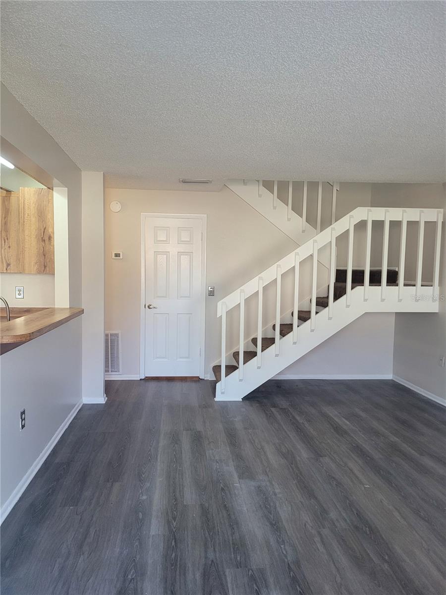 PHEASANT RUN AT ROSEMONT CONDO PH 1 - Residential Lease