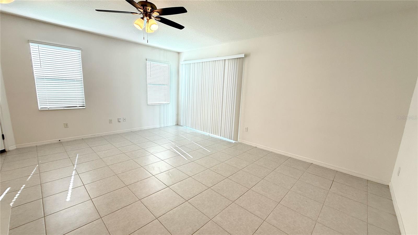 SAWGRASS LNDGS - Residential