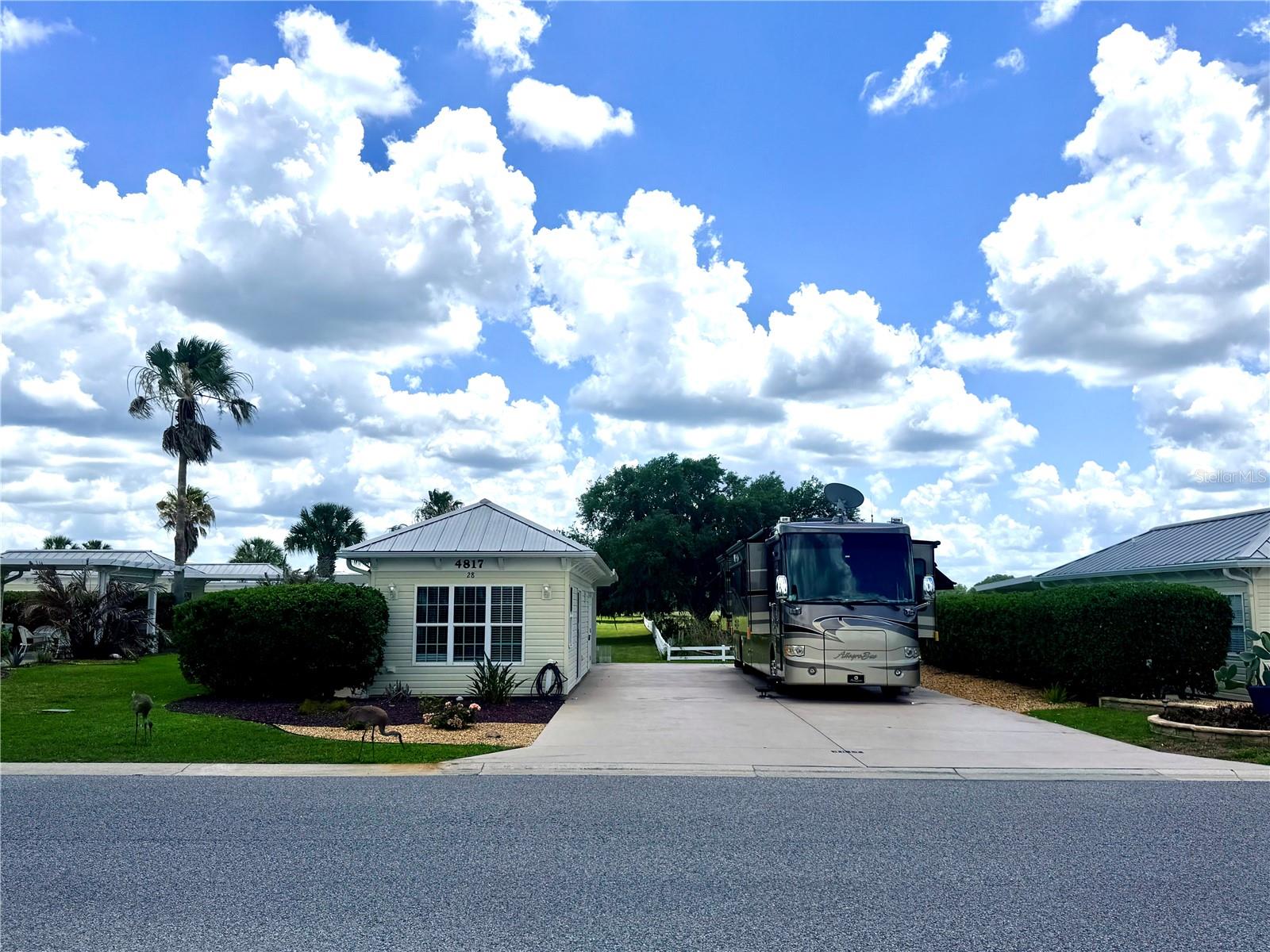 FLORIDA GRANDE MOTOR COACH RESORT - Land