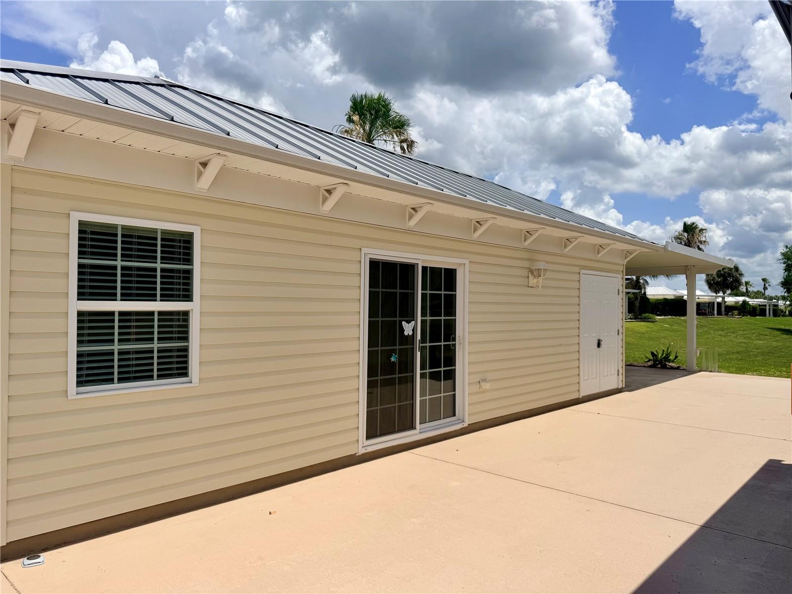 FLORIDA GRANDE MOTOR COACH RESORT - Land