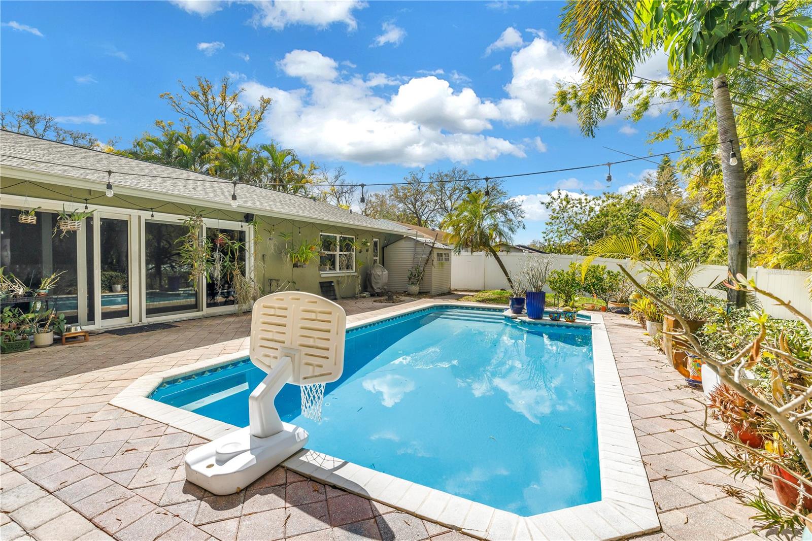 BONNIE GLYNN PH ONE-A - Residential