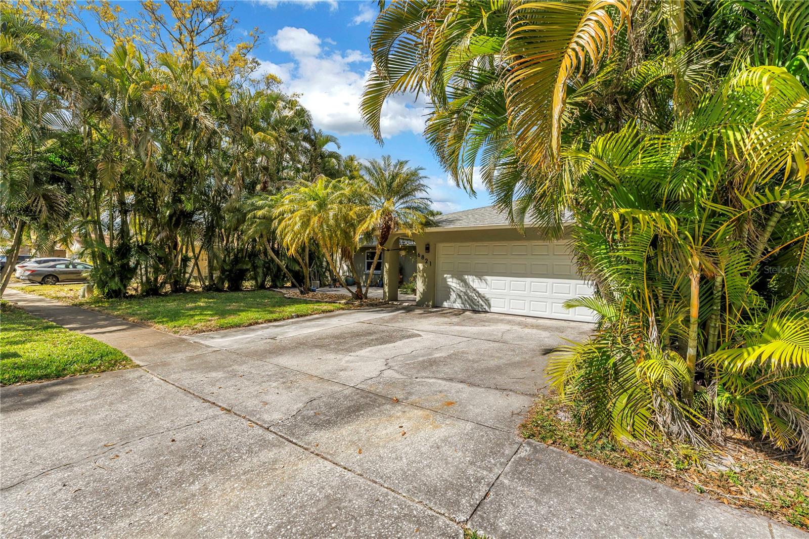 BONNIE GLYNN PH ONE-A - Residential