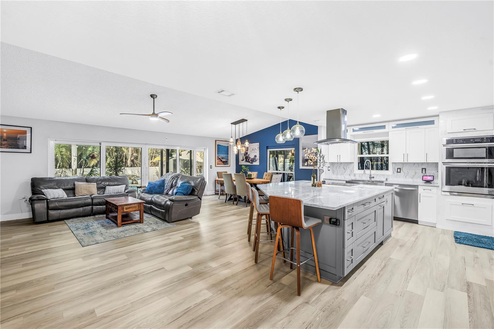 BONNIE GLYNN PH ONE-A - Residential