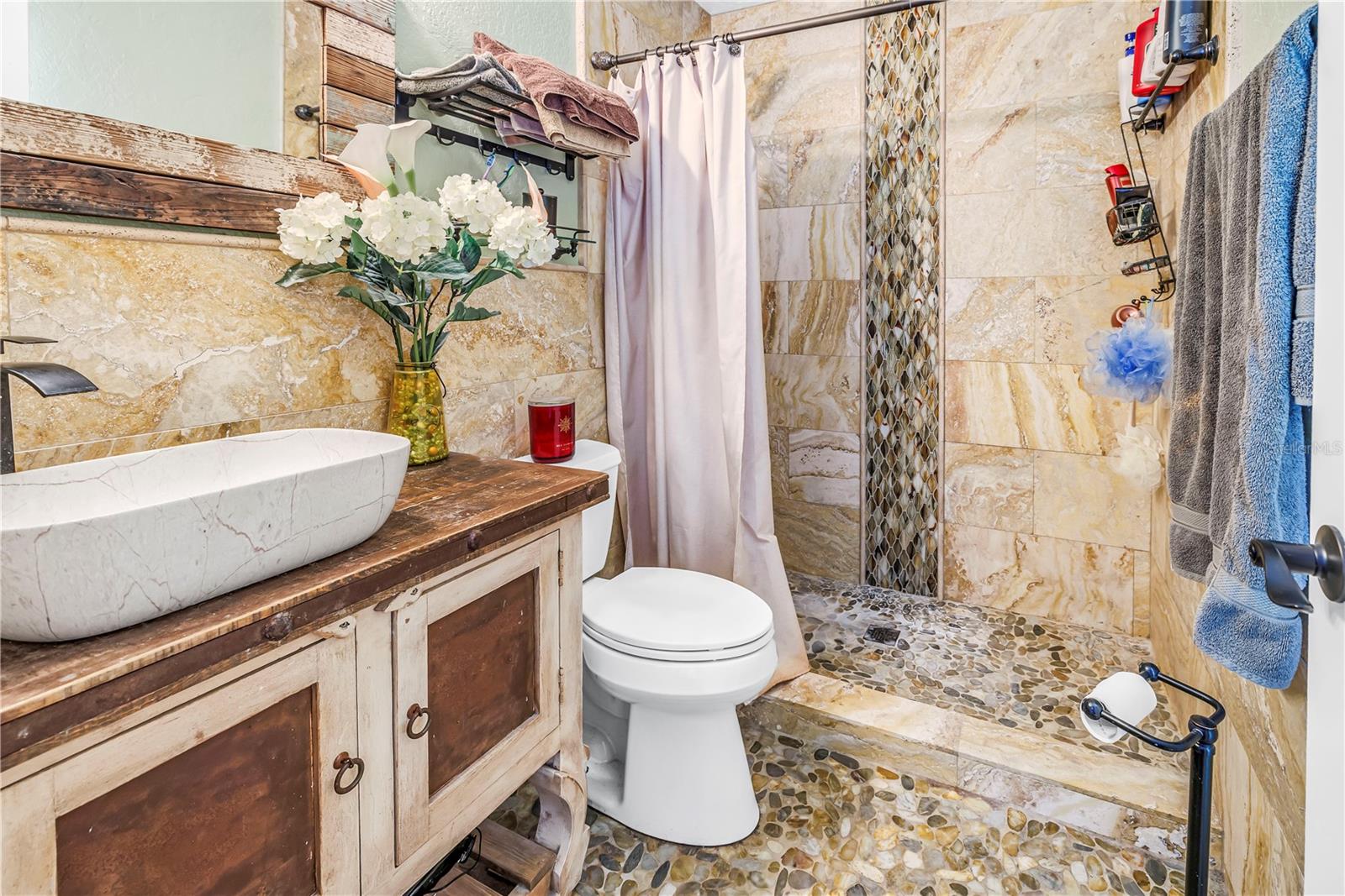 BONNIE GLYNN PH ONE-A - Residential