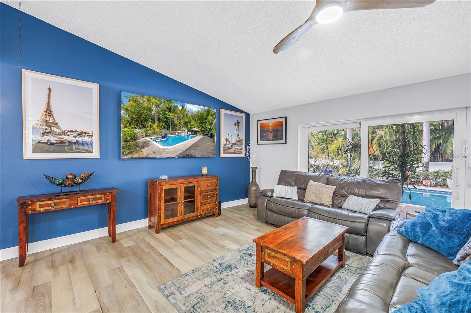 BONNIE GLYNN PH ONE-A - Residential