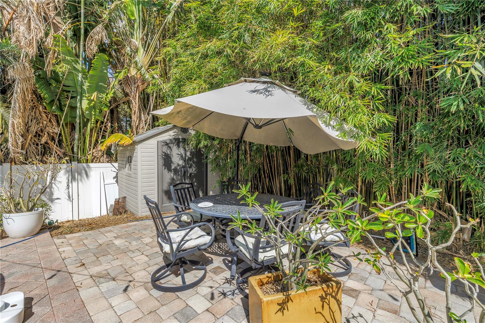 BONNIE GLYNN PH ONE-A - Residential