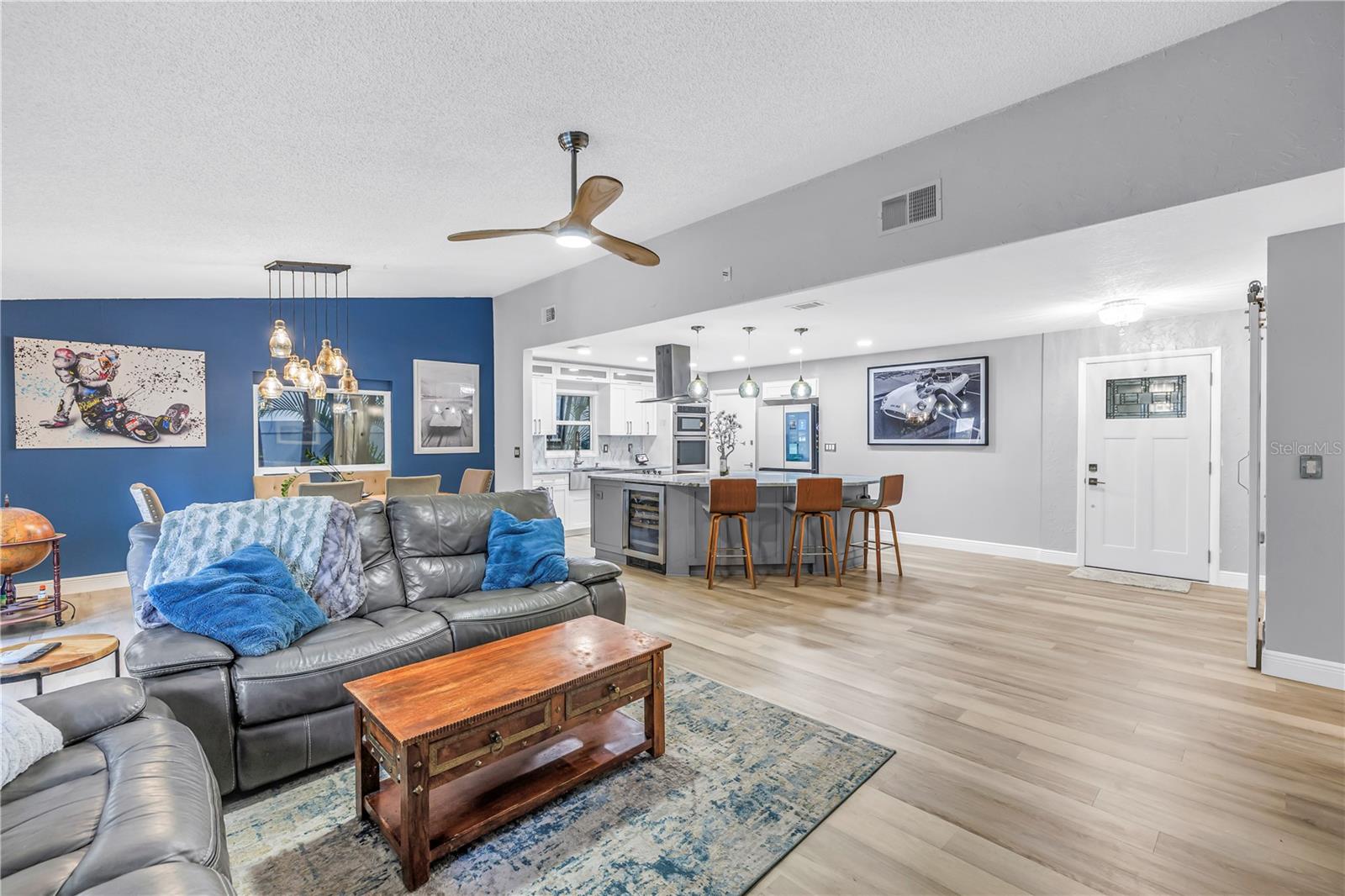 BONNIE GLYNN PH ONE-A - Residential