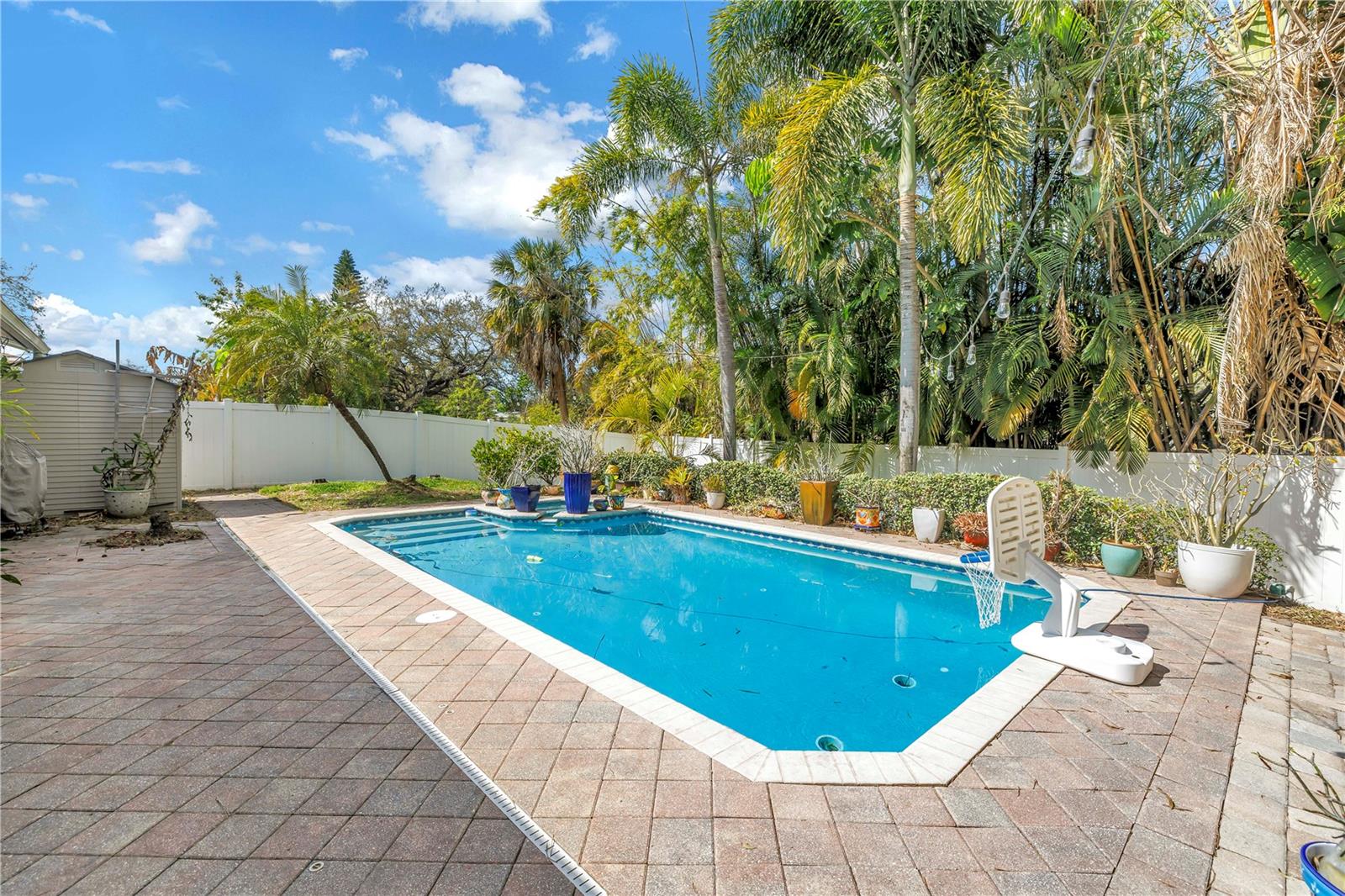 BONNIE GLYNN PH ONE-A - Residential