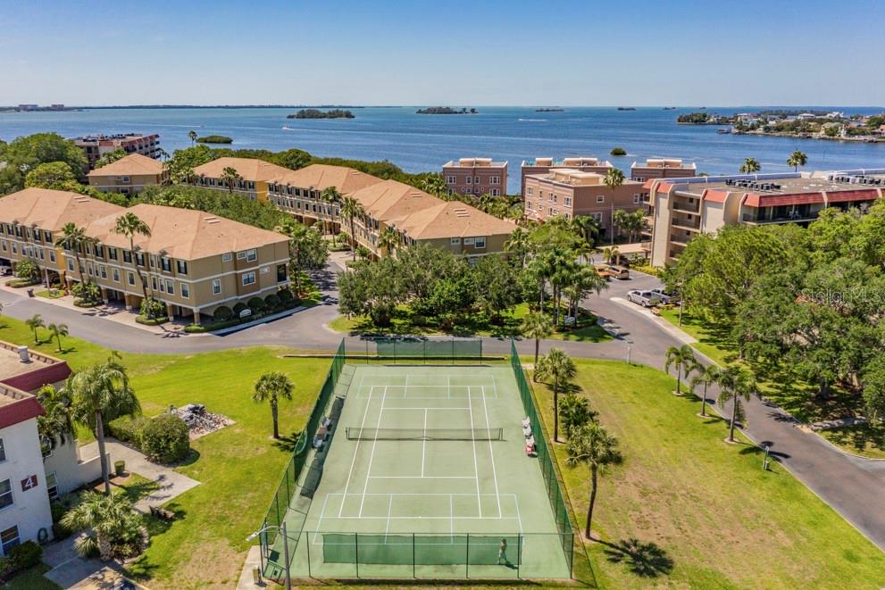 MEDITERRANEAN MANORS - Residential