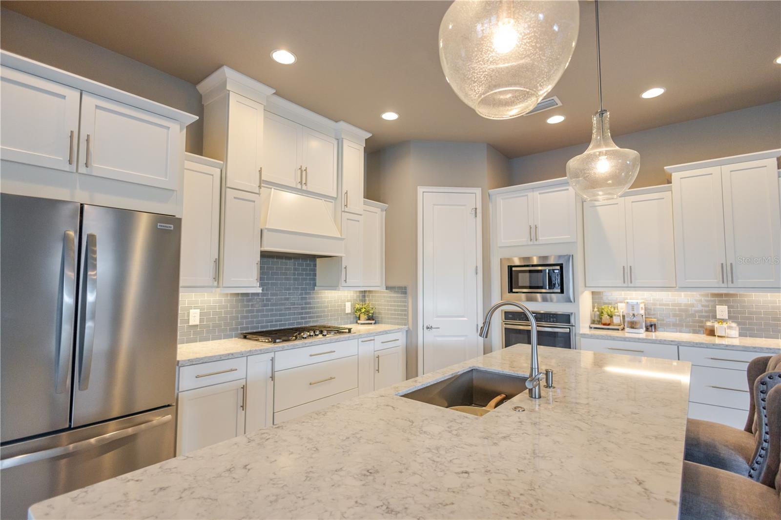 OAKMONT PH 2 PB 32 PG 30 - Residential