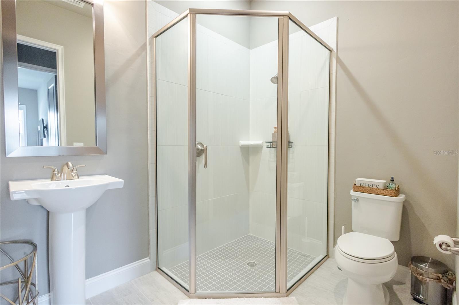 OAKMONT PH 2 PB 32 PG 30 - Residential