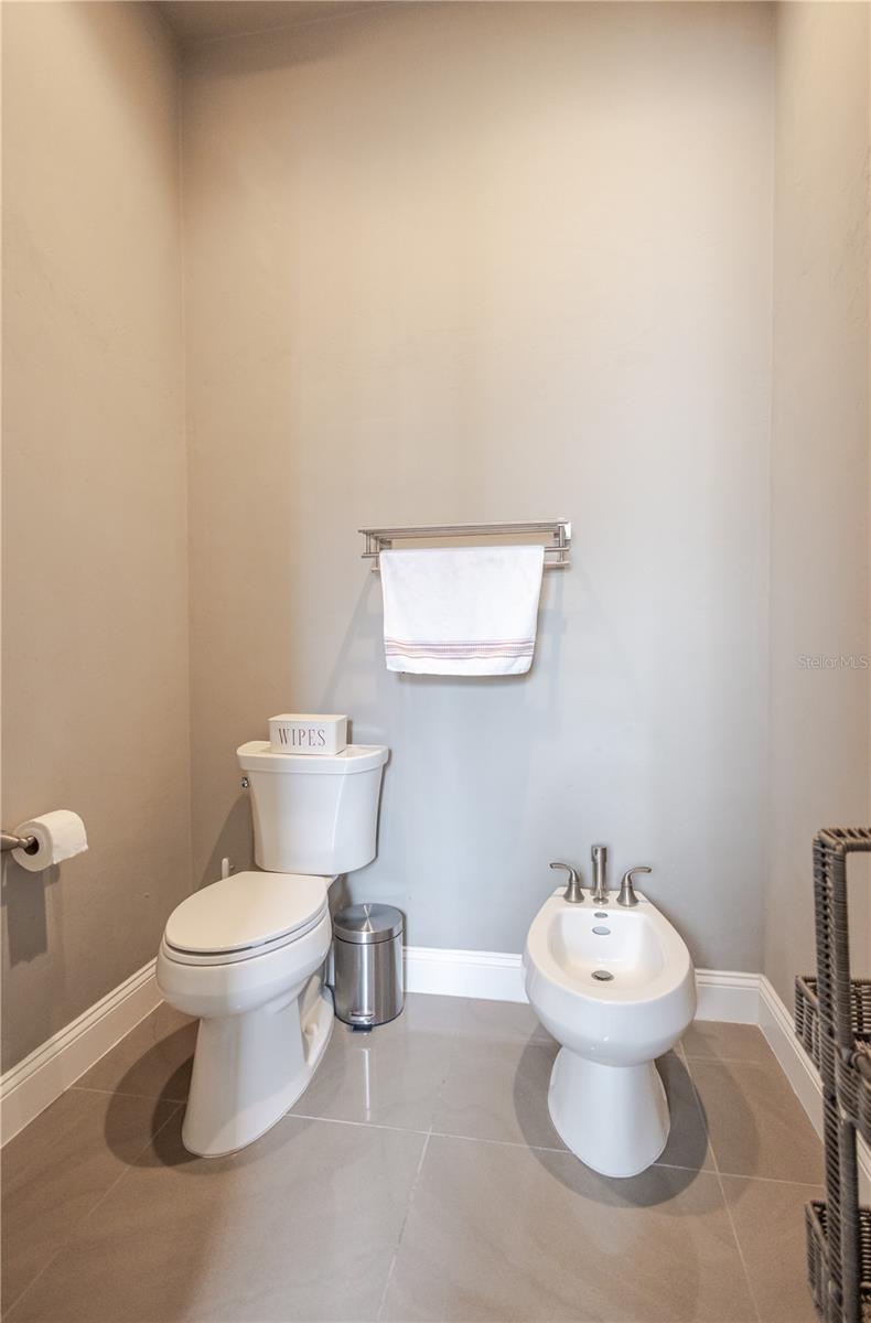 OAKMONT PH 2 PB 32 PG 30 - Residential