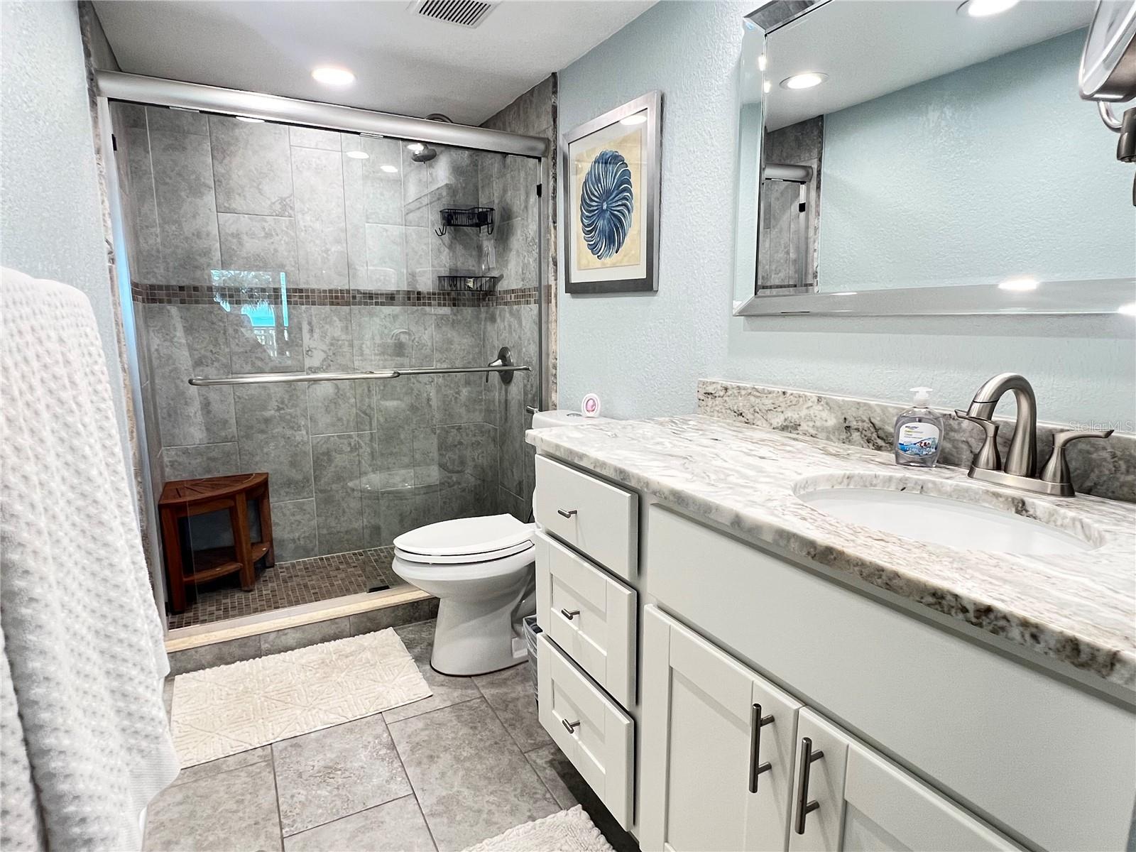 LANDMARK TOWERS 1 - Residential