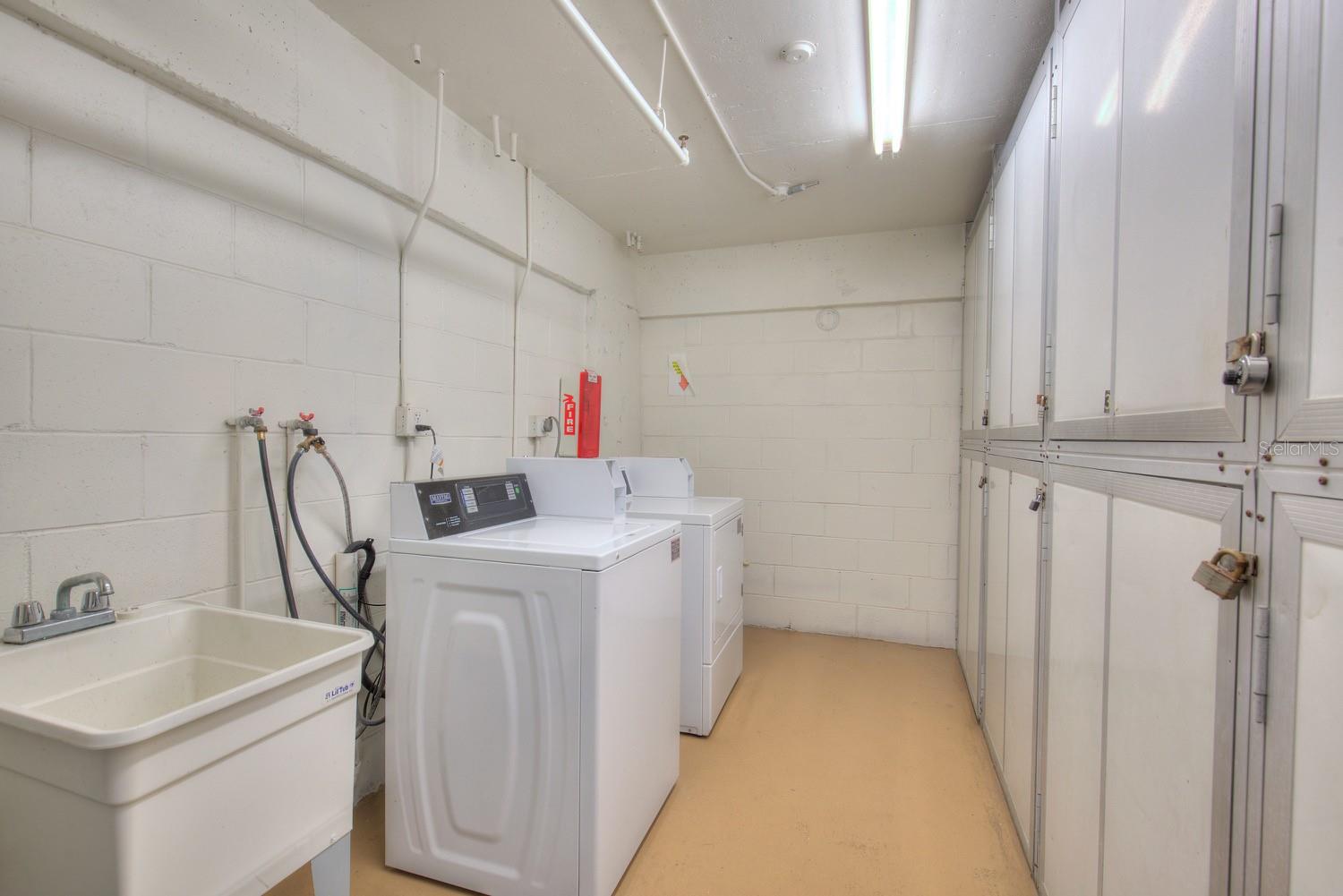 LANDMARK TOWERS 1 - Residential