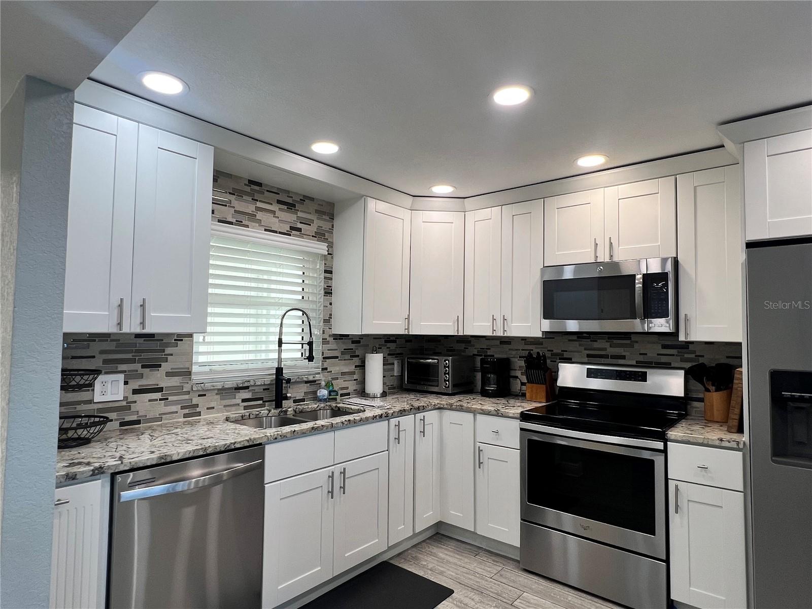 LANDMARK TOWERS 1 - Residential