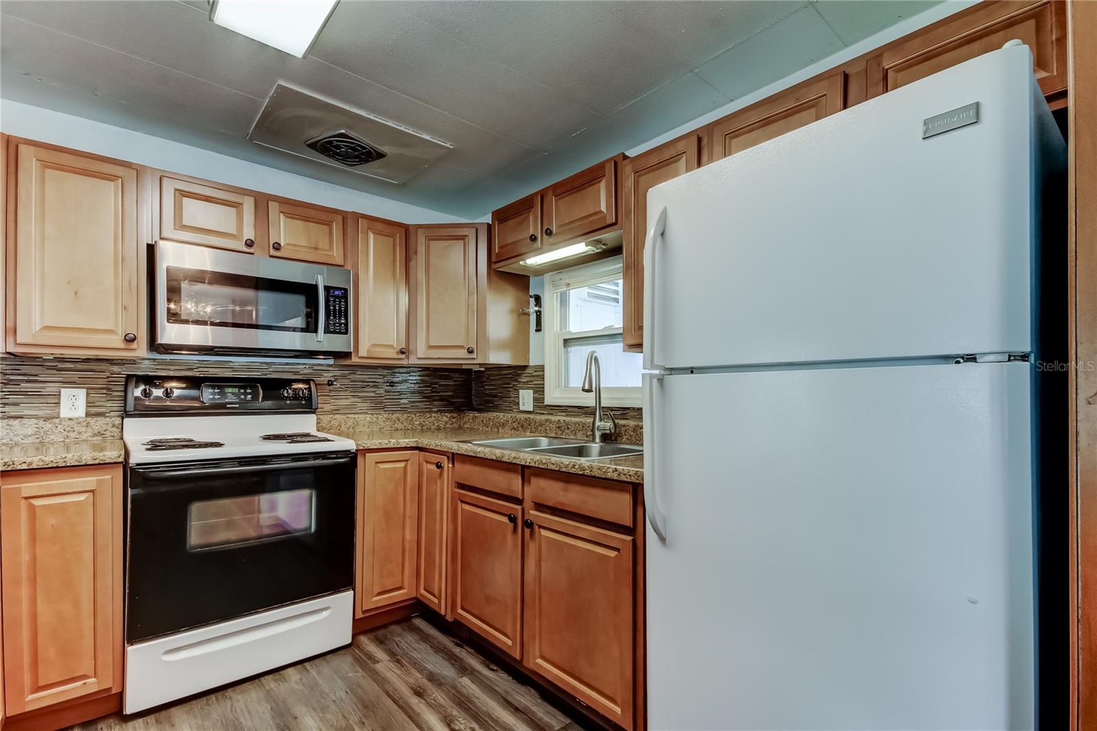 TARPON SHORES MOBILE HOME VILLAGE UNREC - Residential