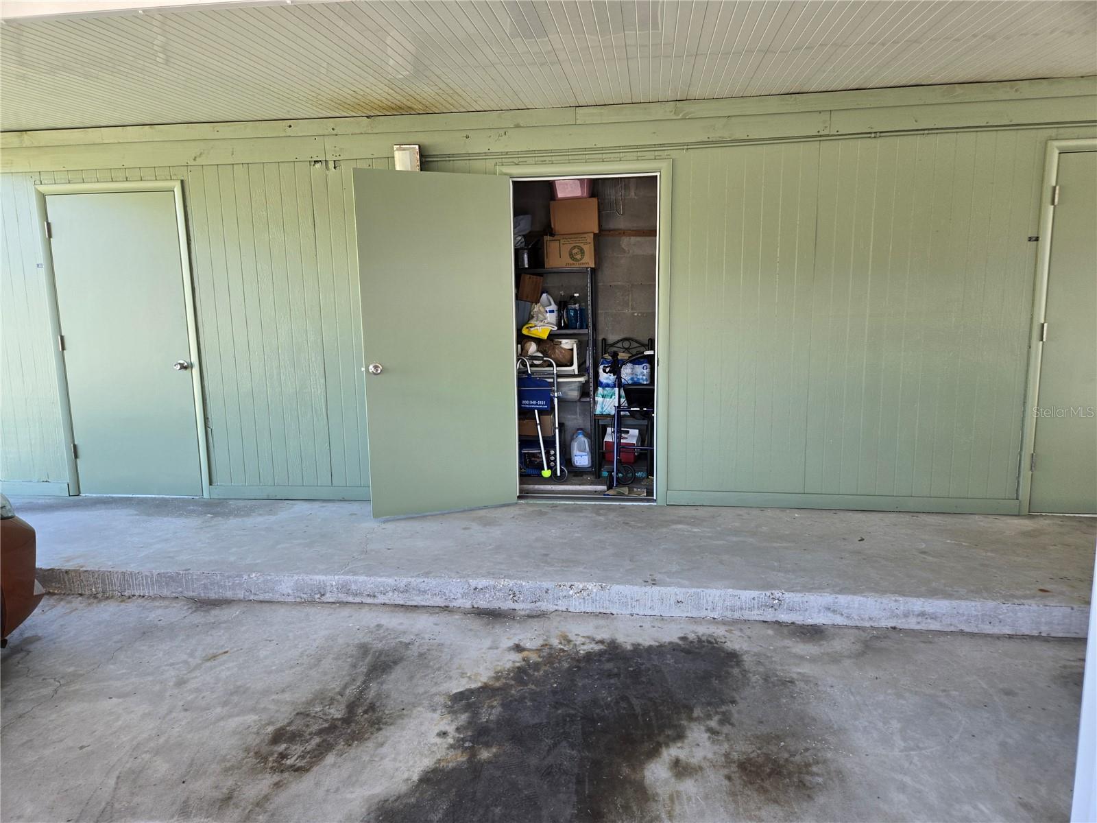 LAKES VILLAS CONDO I - Residential