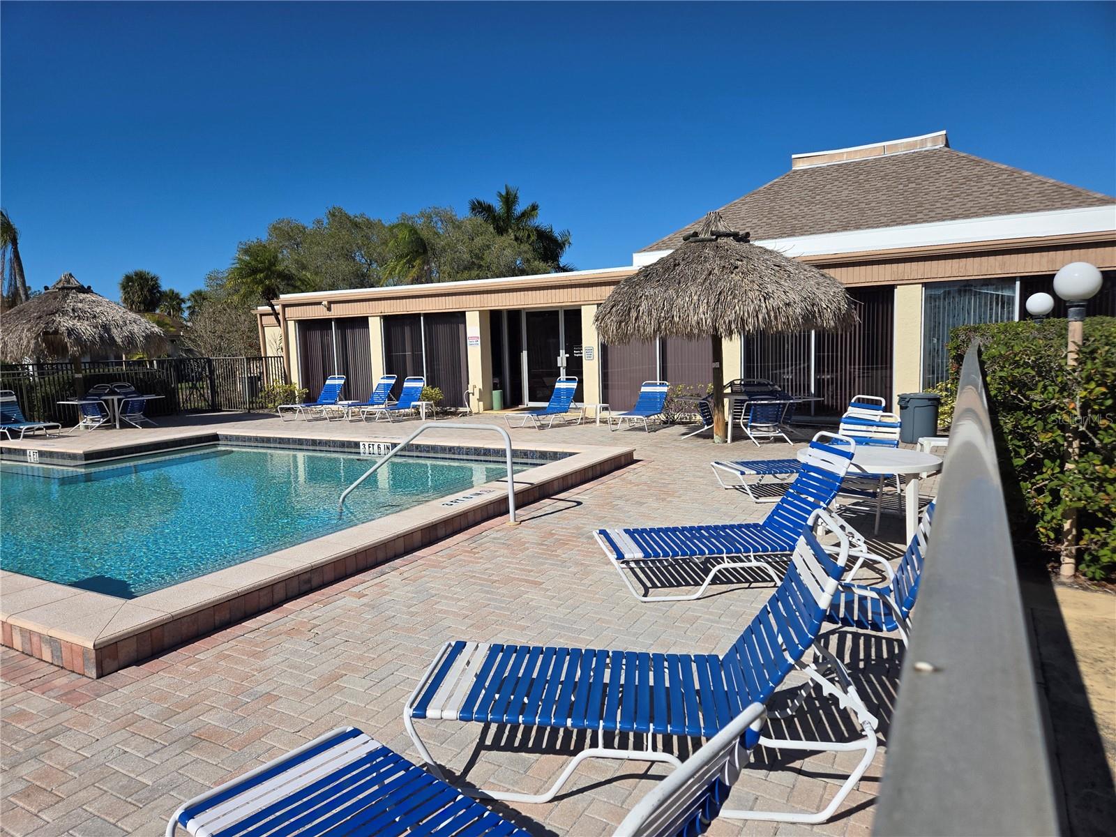 LAKES VILLAS CONDO I - Residential