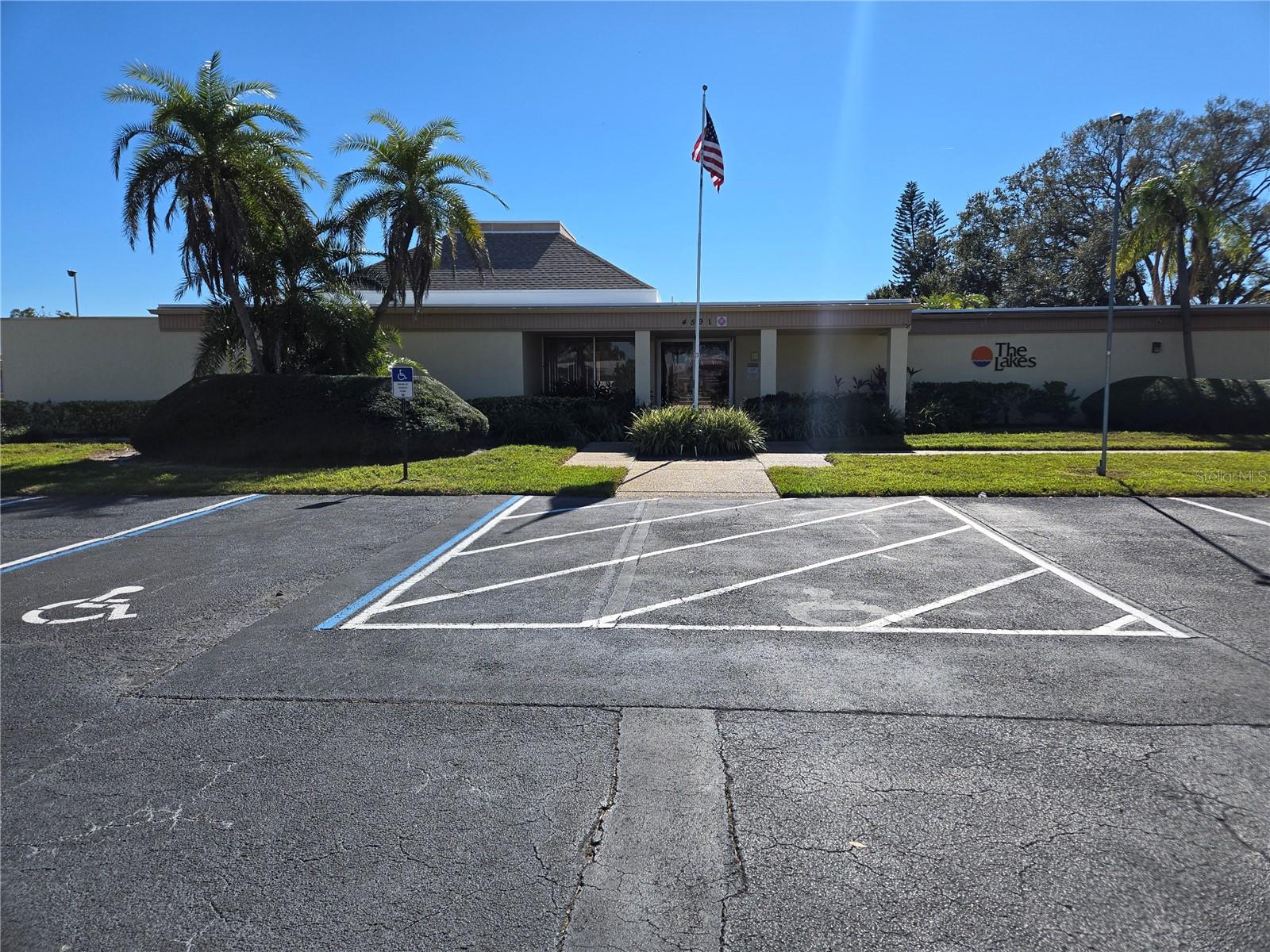 LAKES VILLAS CONDO I - Residential