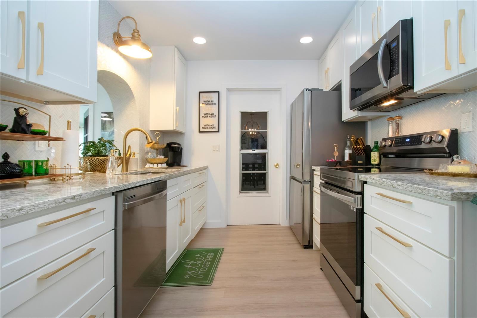 RIVER ISLES - Residential