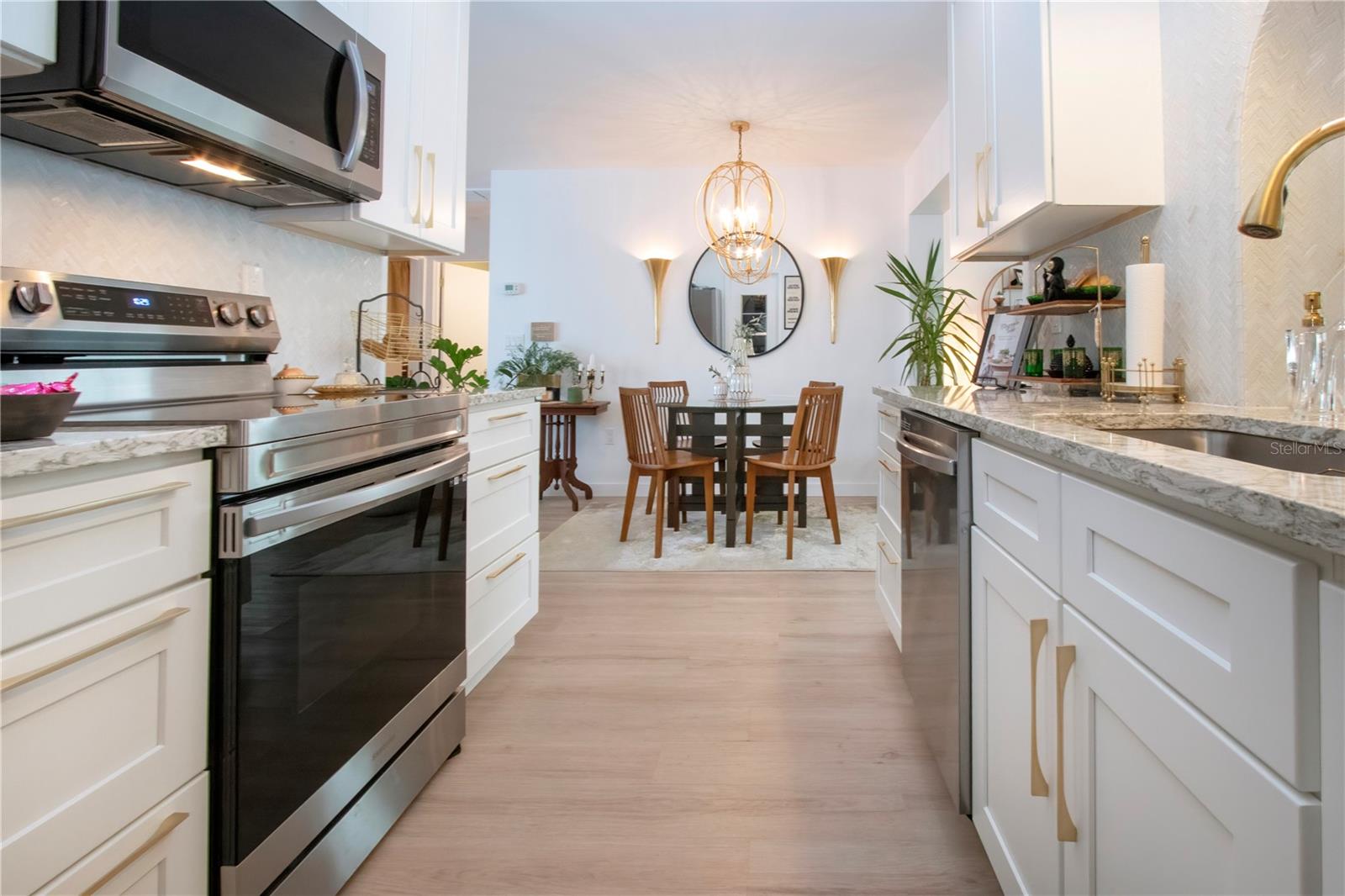 RIVER ISLES - Residential