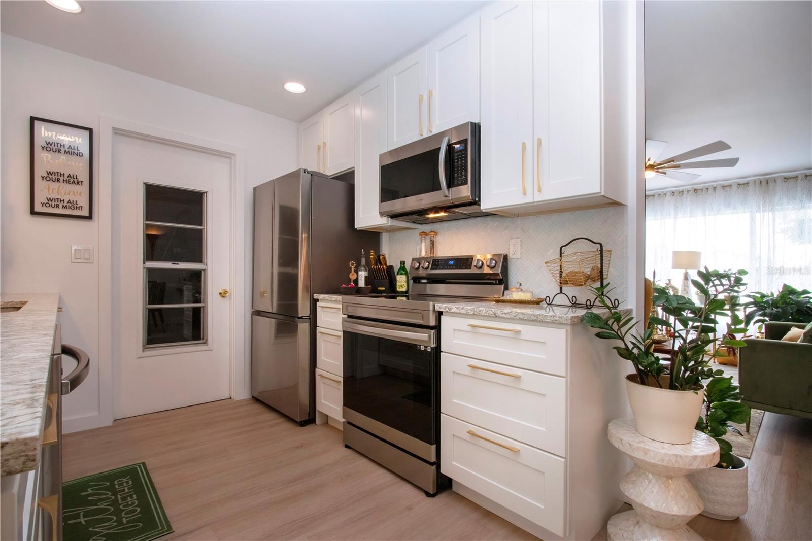 RIVER ISLES - Residential