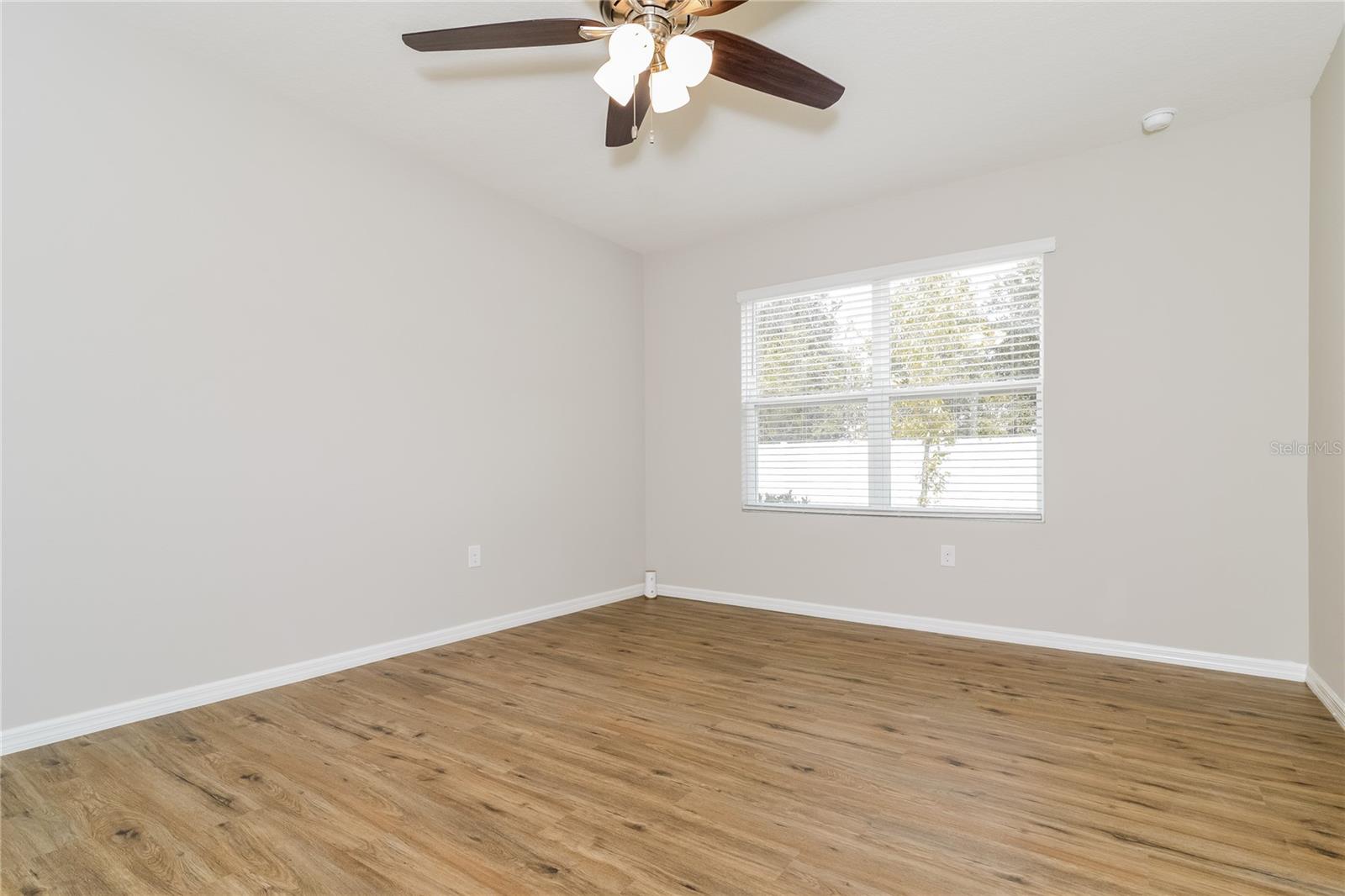 SUMMERVIEW/WOLF CRK RDG PH 2B- - Residential Lease