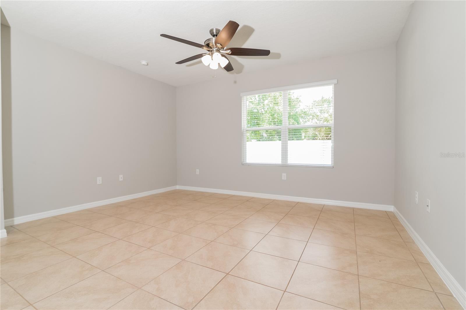 SUMMERVIEW/WOLF CRK RDG PH 2B- - Residential Lease