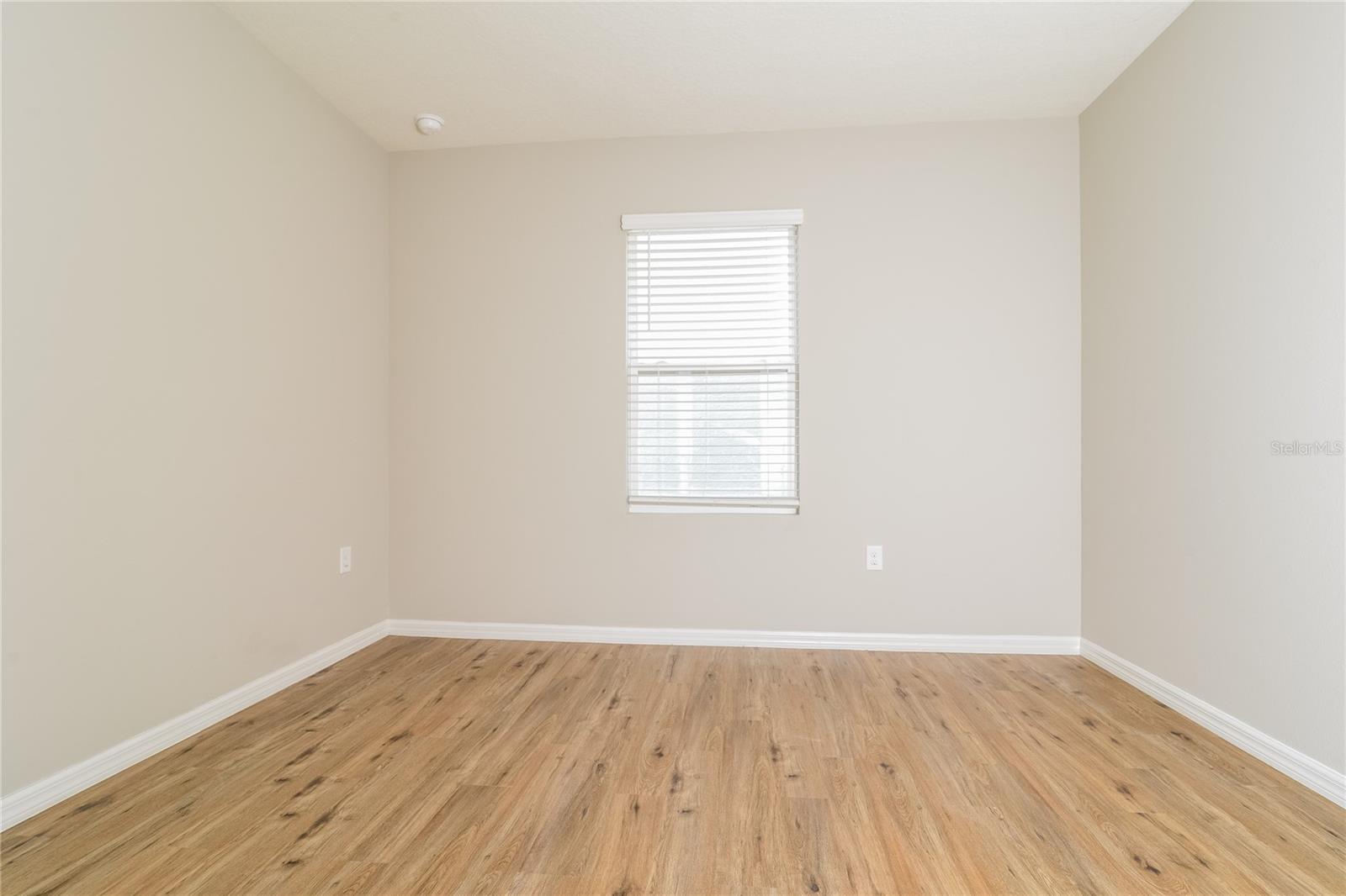 SUMMERVIEW/WOLF CRK RDG PH 2B- - Residential Lease