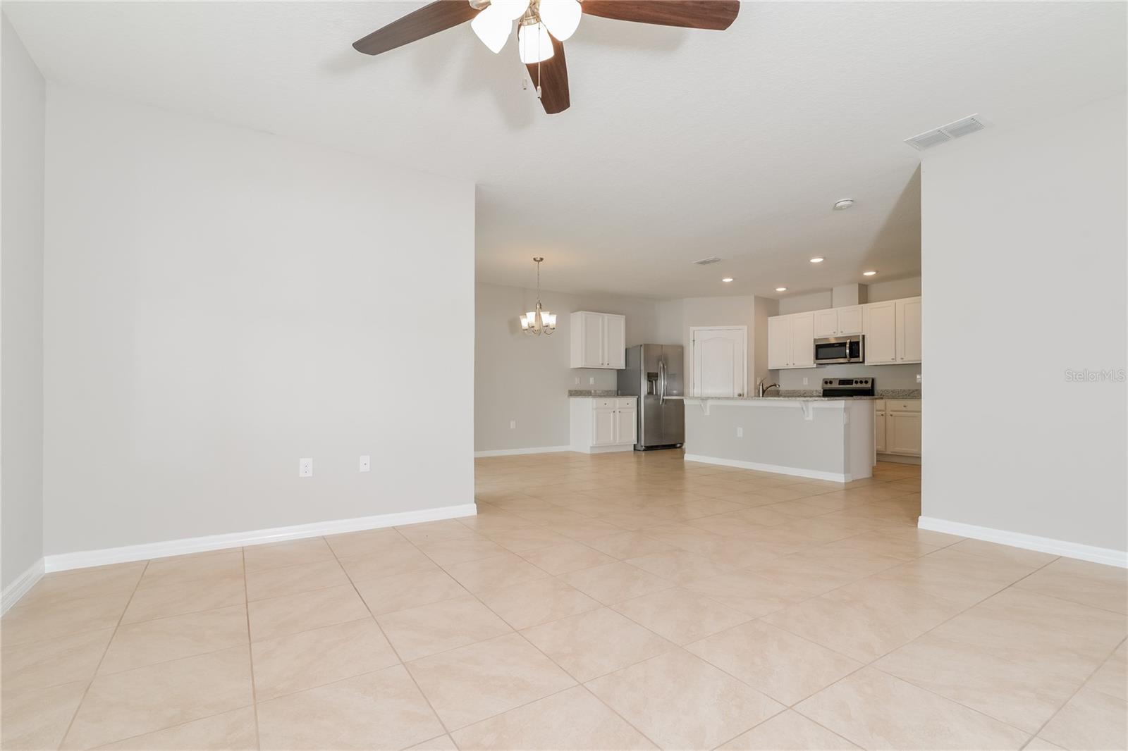 SUMMERVIEW/WOLF CRK RDG PH 2B- - Residential Lease