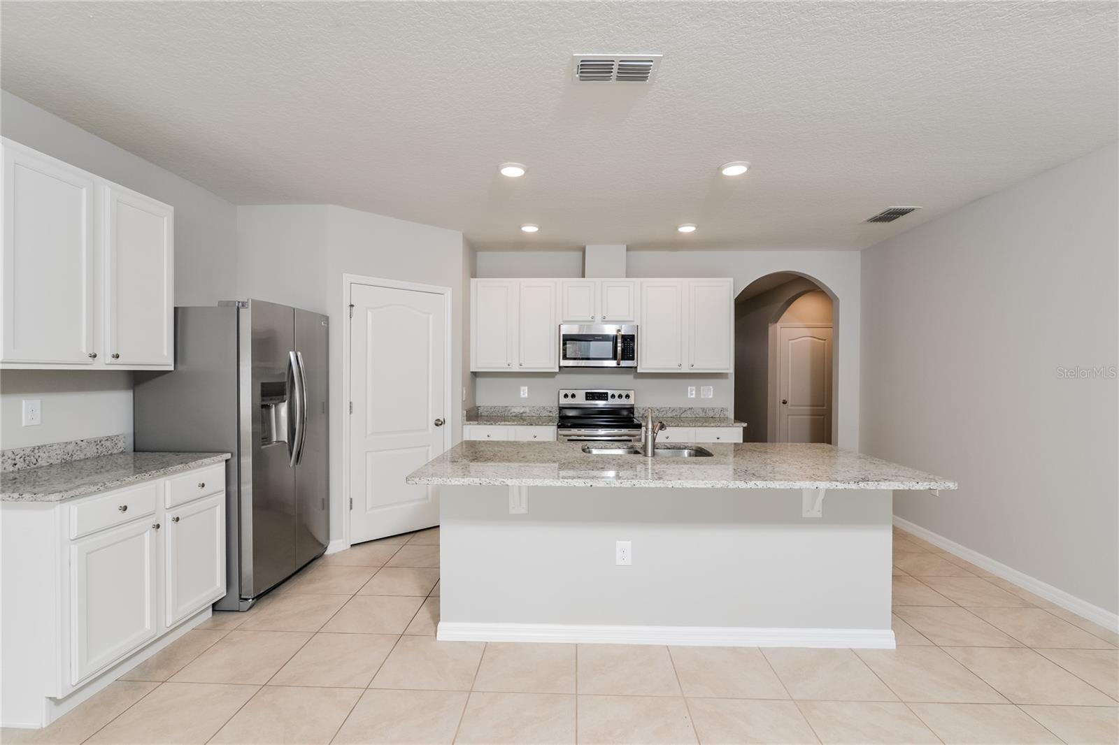 SUMMERVIEW/WOLF CRK RDG PH 2B- - Residential Lease