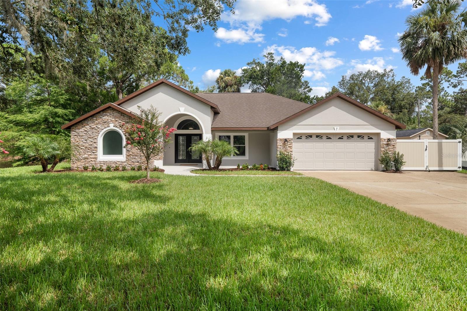 7 TRACEWAY COURT