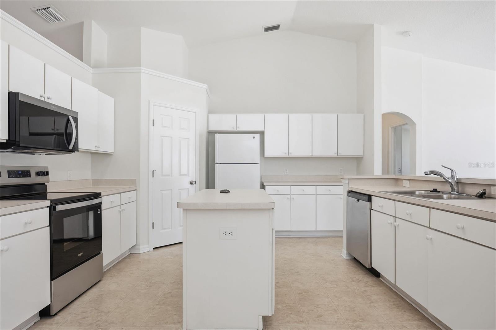 NEW RIVER LAKES PH C2 - Residential