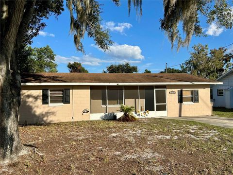 Photo of 31900 Blanton Lane, Tavares, FL 32778 (MLS # GC529652)