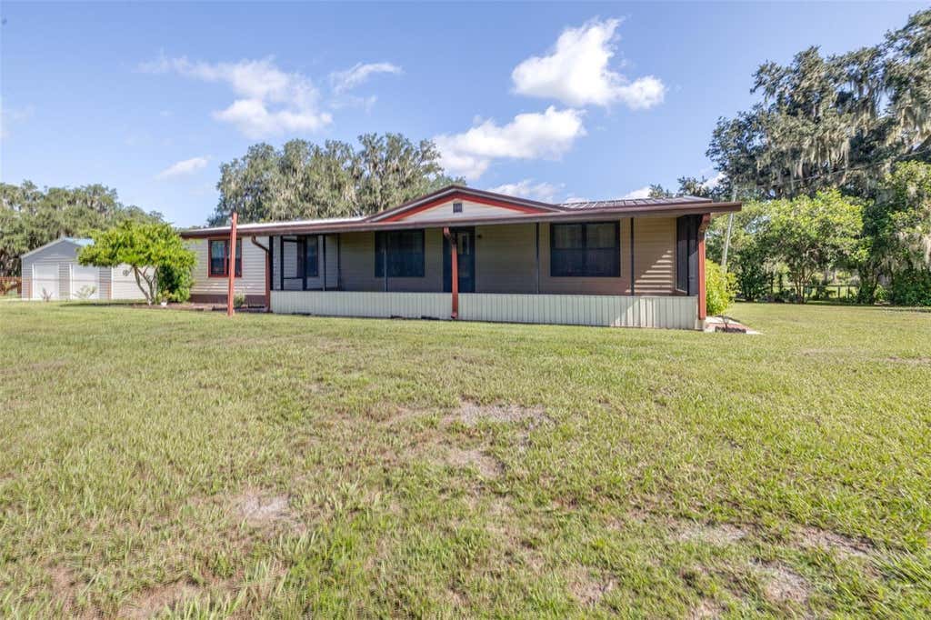 Photo of 4605 Thompson Road, Mulberry, FL 33860 (MLS # L4964242)