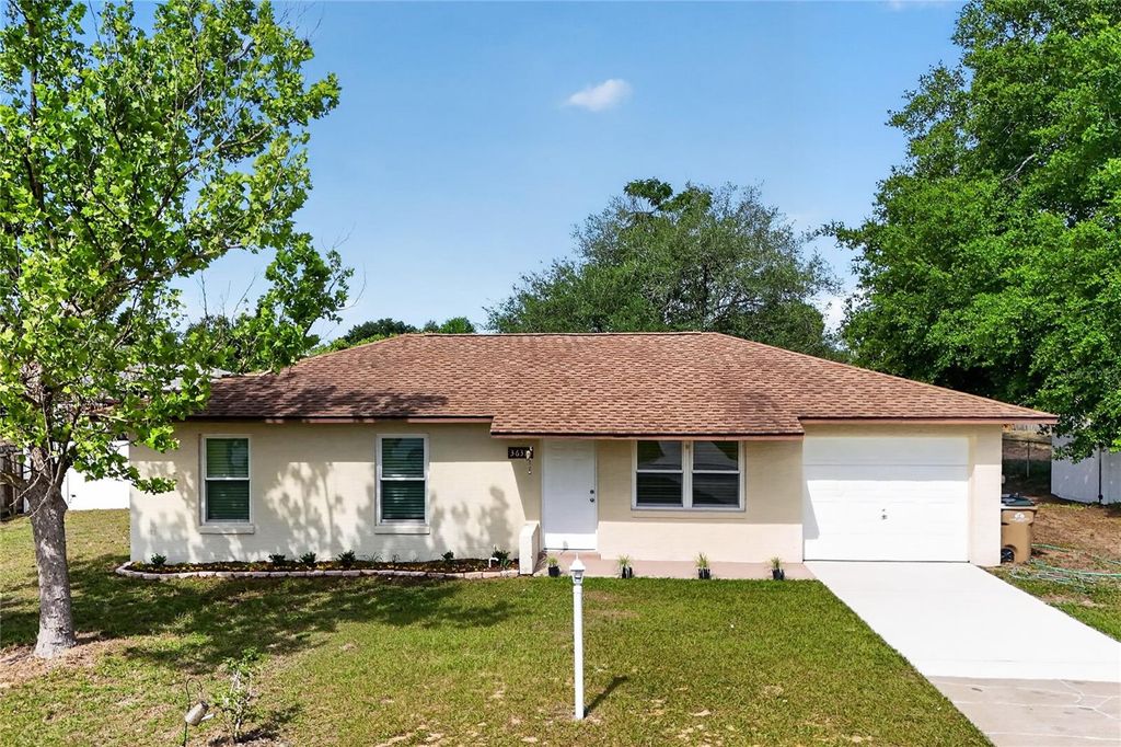 Photo of 36315 Stratford Court, Grand Island, FL 32735 (MLS # G5110913)