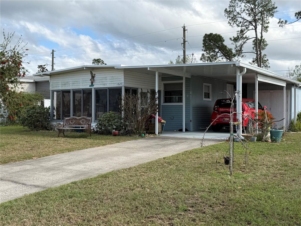 Photo of 1023 Capella Drive, Tavares, FL 32778 (MLS # G5109539)