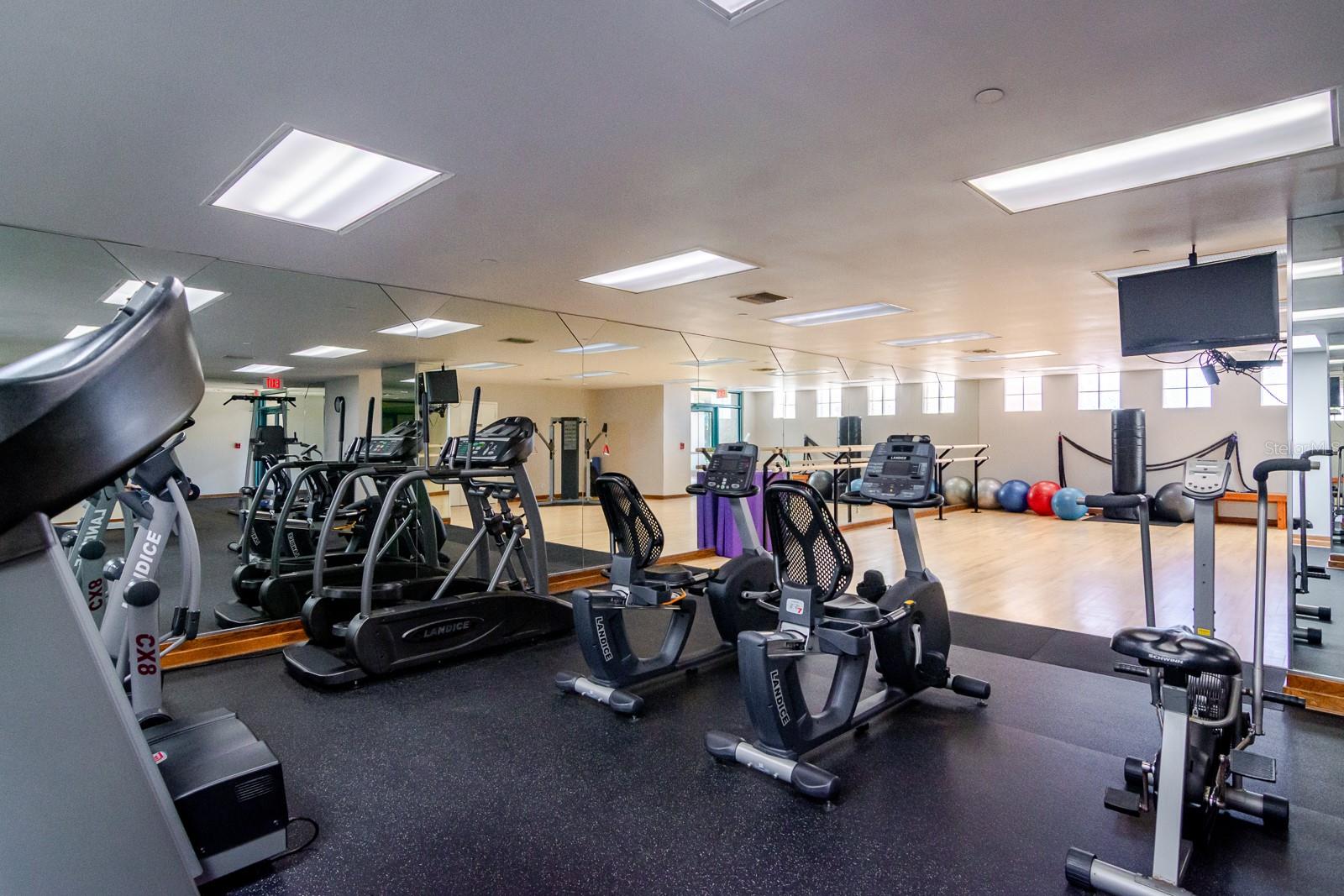 ULTIMAR THREE CONDO - Residential