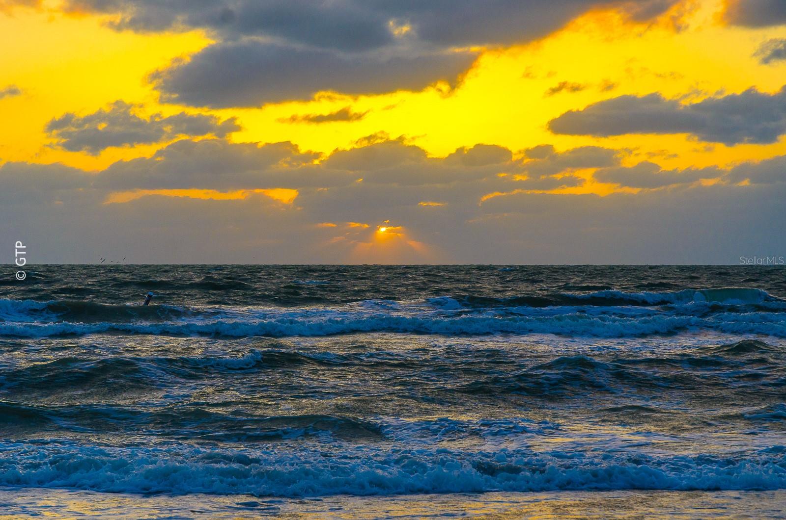 ULTIMAR THREE CONDO - Residential