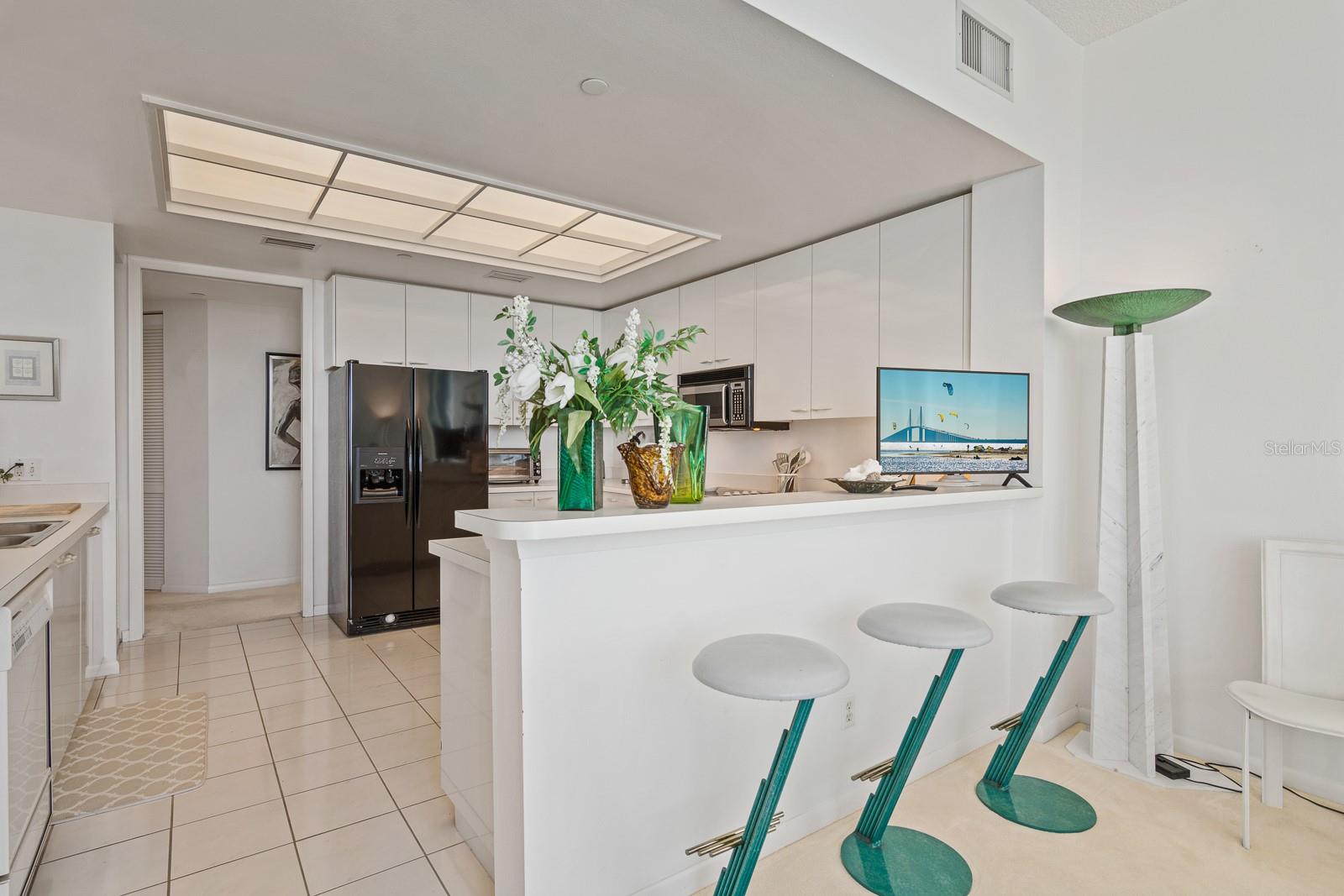 ULTIMAR THREE CONDO - Residential