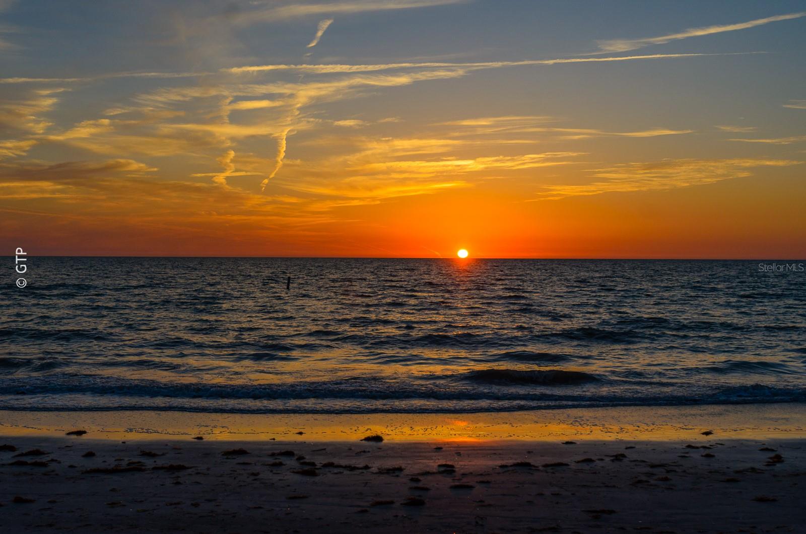 ULTIMAR THREE CONDO - Residential