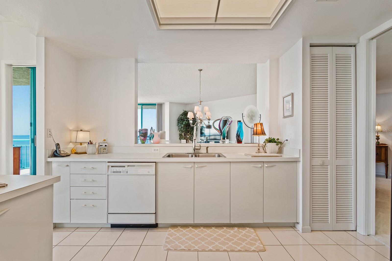 ULTIMAR THREE CONDO - Residential