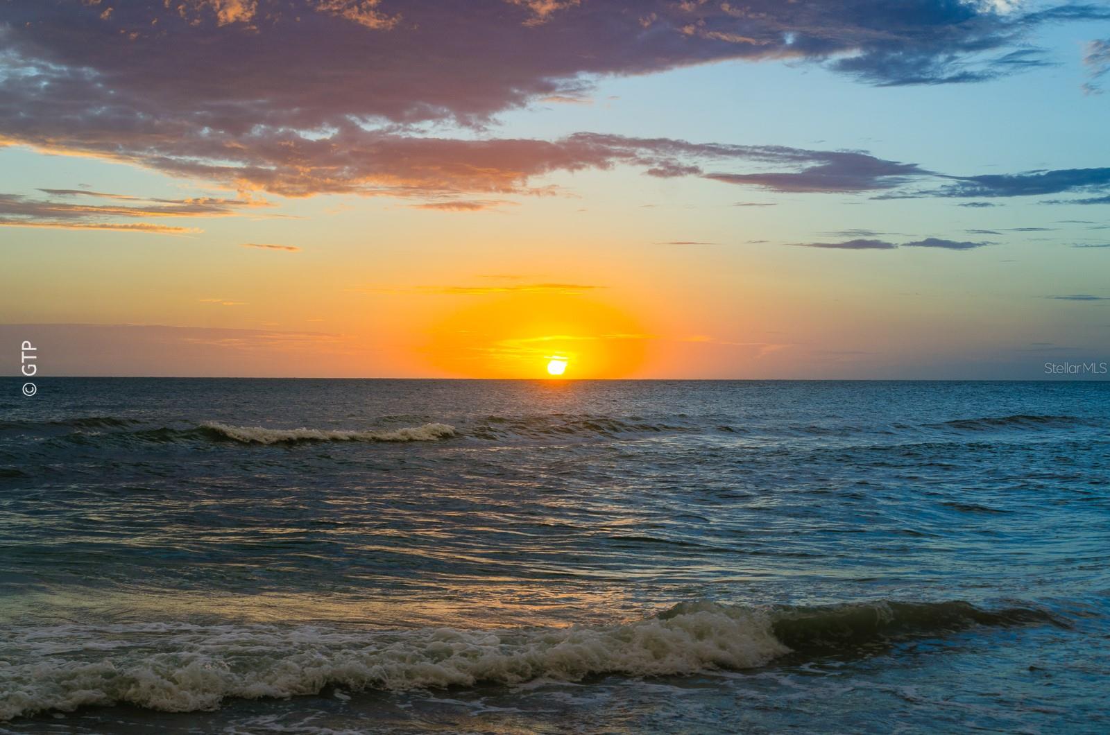 ULTIMAR THREE CONDO - Residential