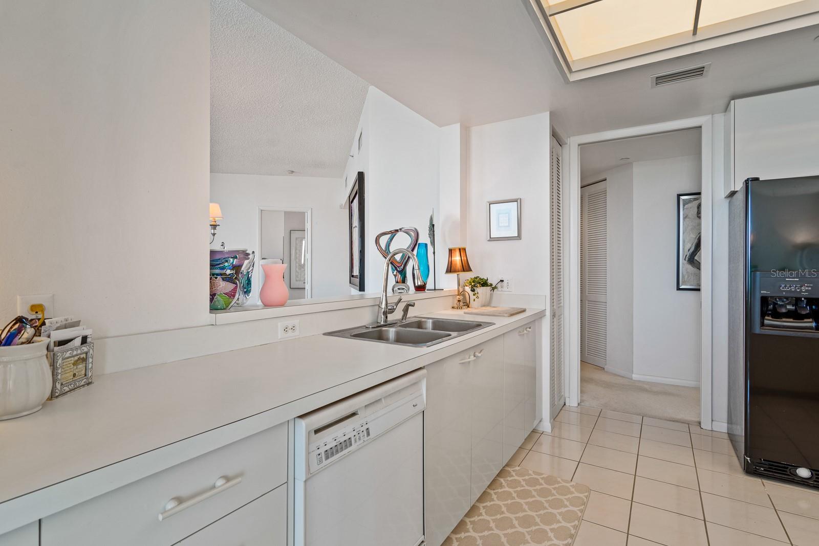 ULTIMAR THREE CONDO - Residential