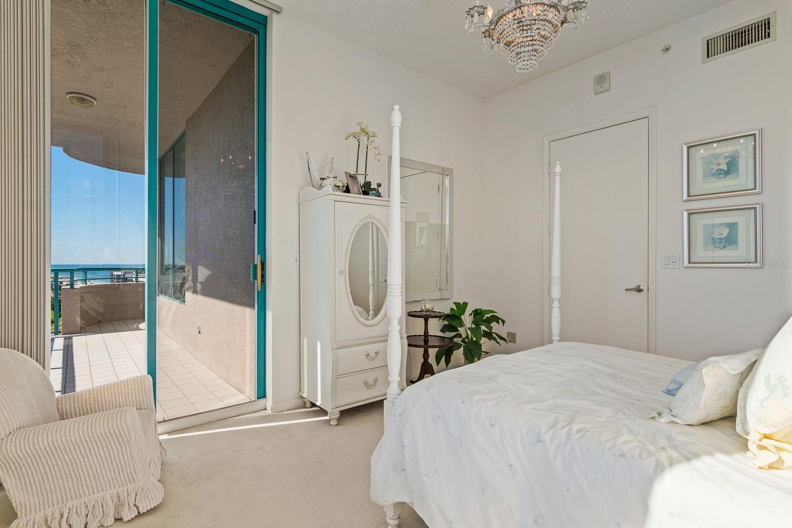 ULTIMAR THREE CONDO - Residential