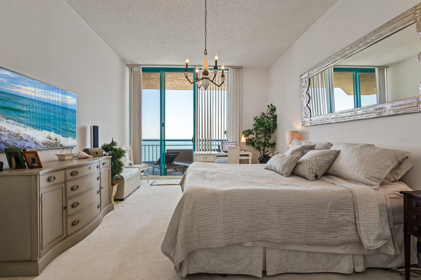 ULTIMAR THREE CONDO - Residential