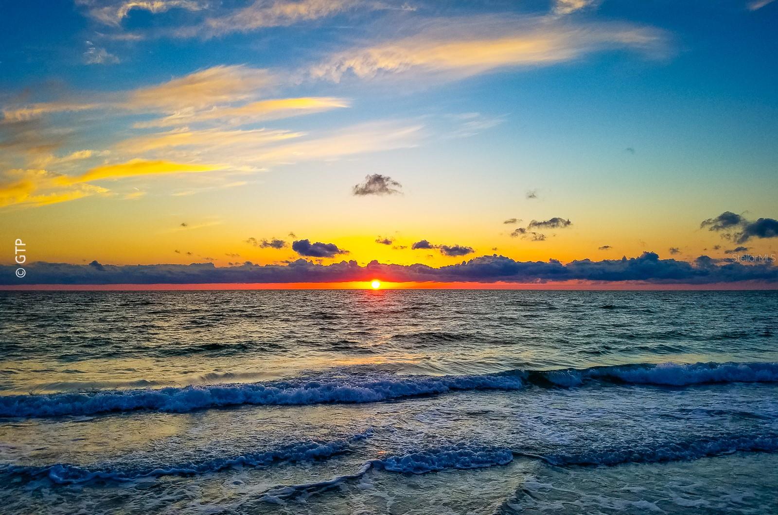 ULTIMAR THREE CONDO - Residential