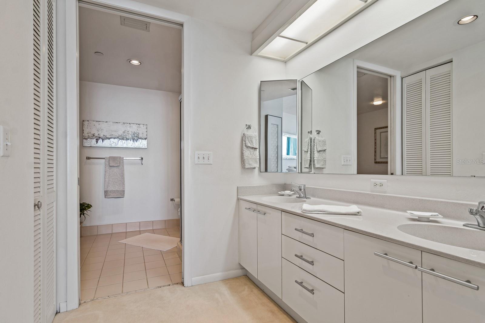 ULTIMAR THREE CONDO - Residential