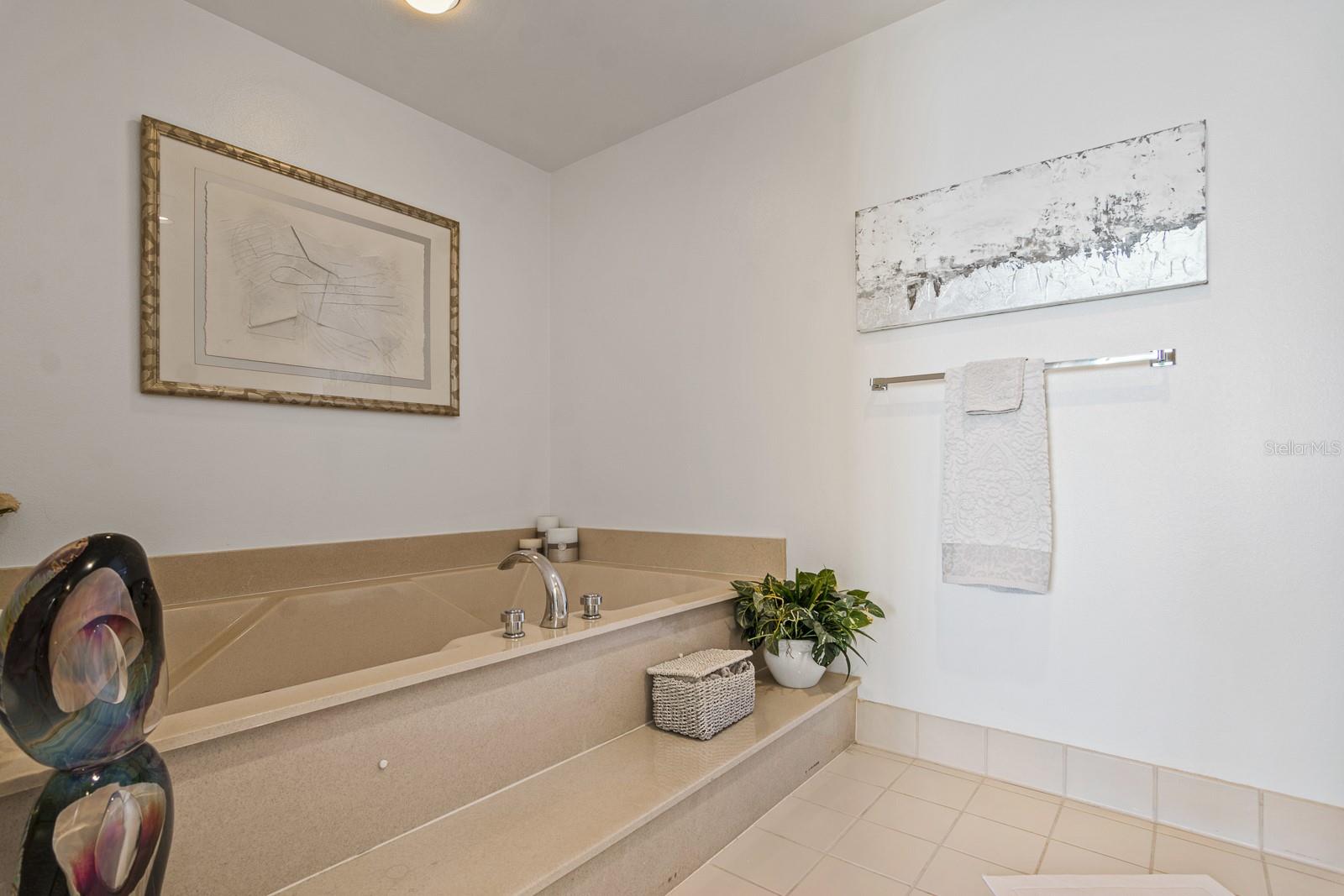 ULTIMAR THREE CONDO - Residential